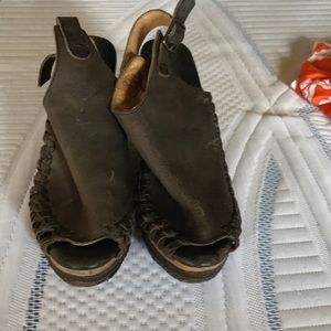 Sbicca 9m distress look